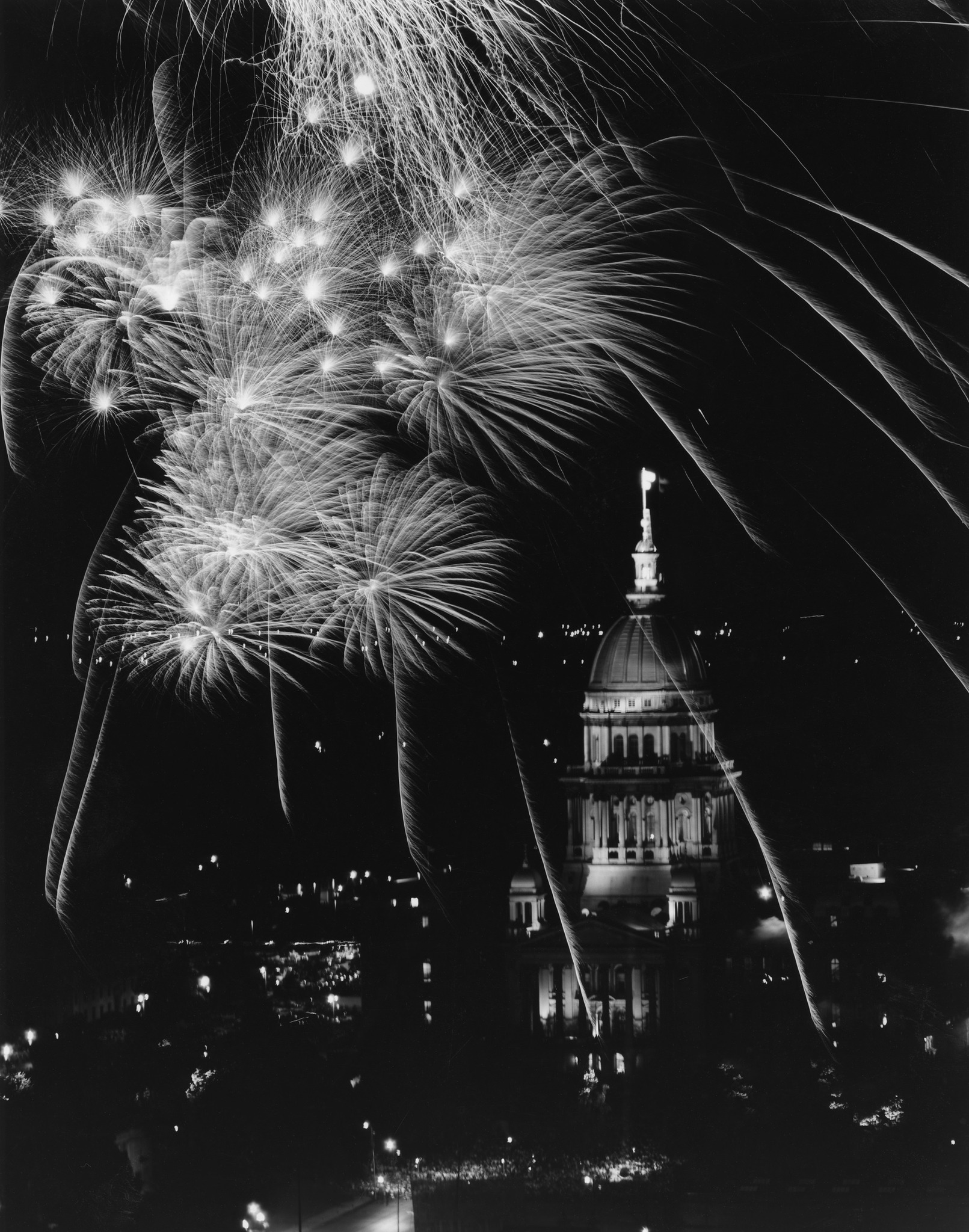 Fireworks over the Illinois State Capitol